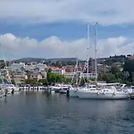 Avec Terrasse Et Parking, A 250 M De La D'aiguebelle, - Fr-1-251-187